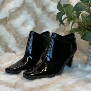 Bandolino Black Patent Leather Ankle Booties